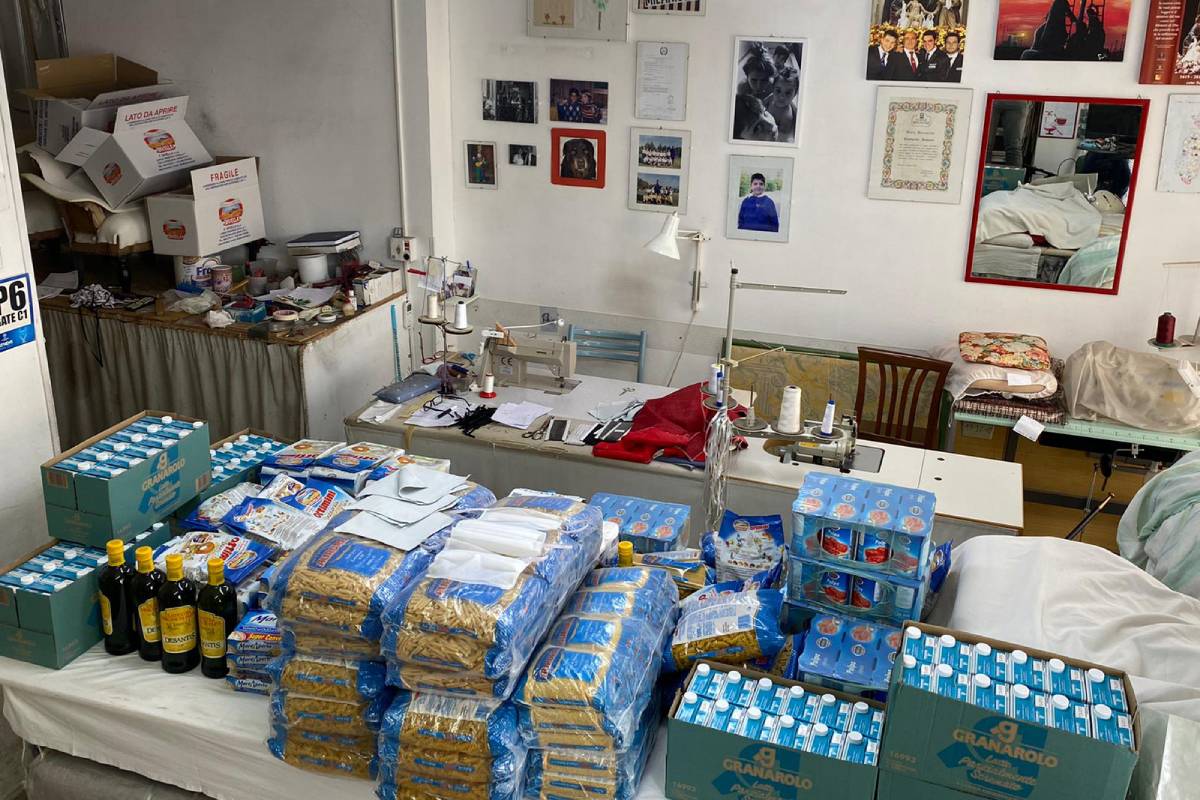 Il Ceto dei Sarti e Tappezzieri dona beni di prima necessità alle famiglie bisognose