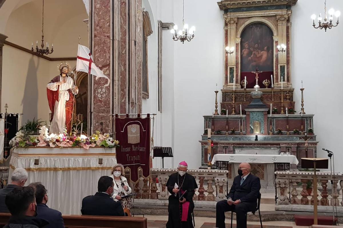 Presentato “Continuate a parlarci di lui”, il volume sui Misteri di Trapani del vescovo Fragnelli