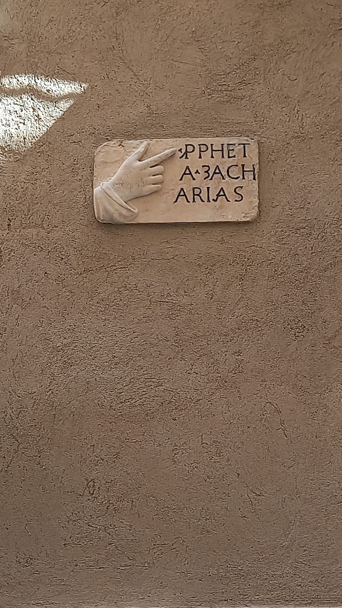 Ritorna a splendere la “Mano del Miracolo”: un’iniziativa dell’Unione Maestranze